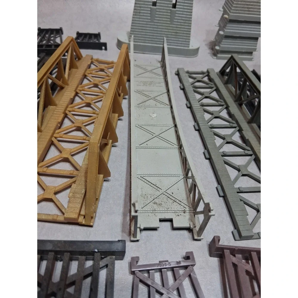 HO Scale Train Bridge Piers Risers Track Supports Too Many Pieces To Count